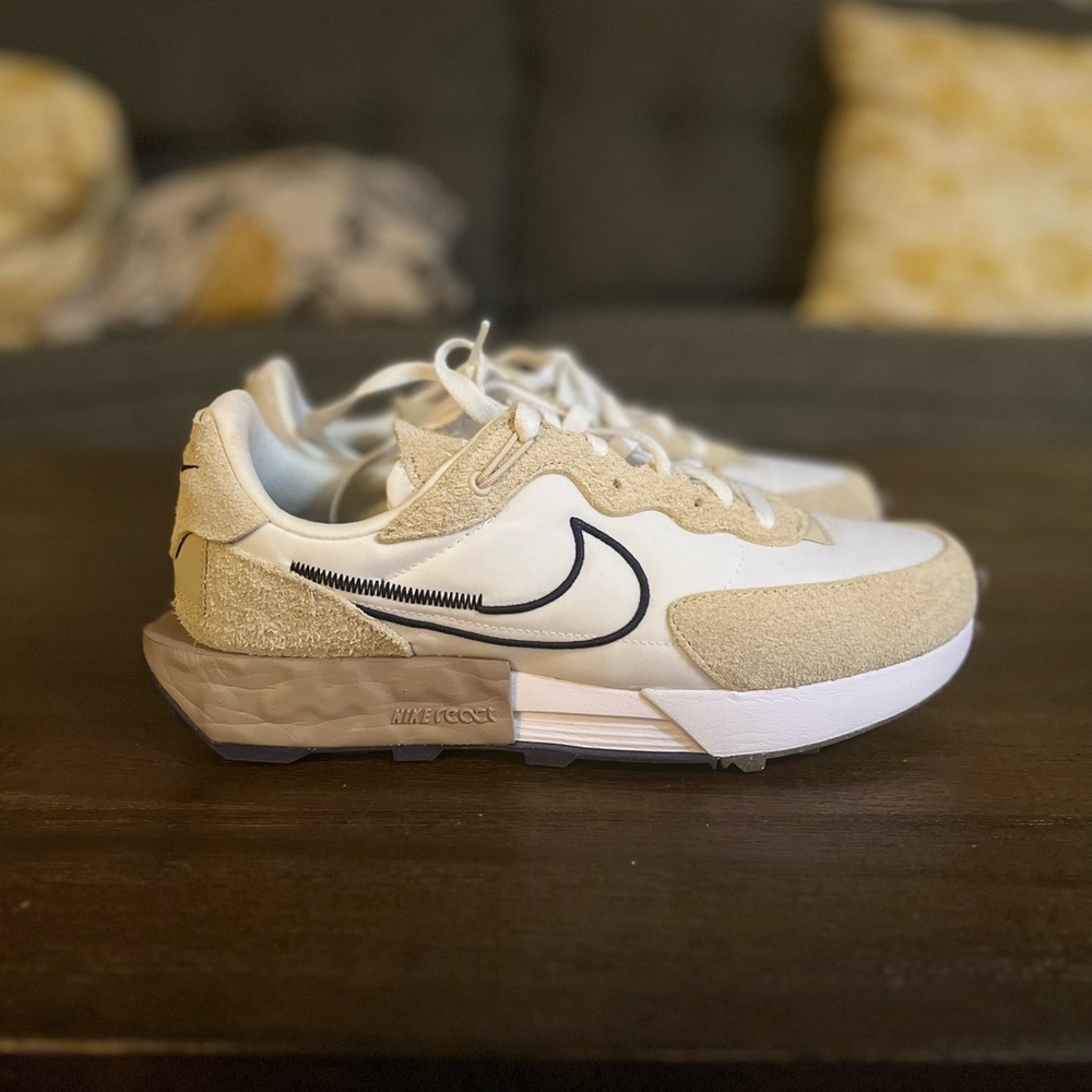 NEW Nike Fontanka Waffle Women's Shoes